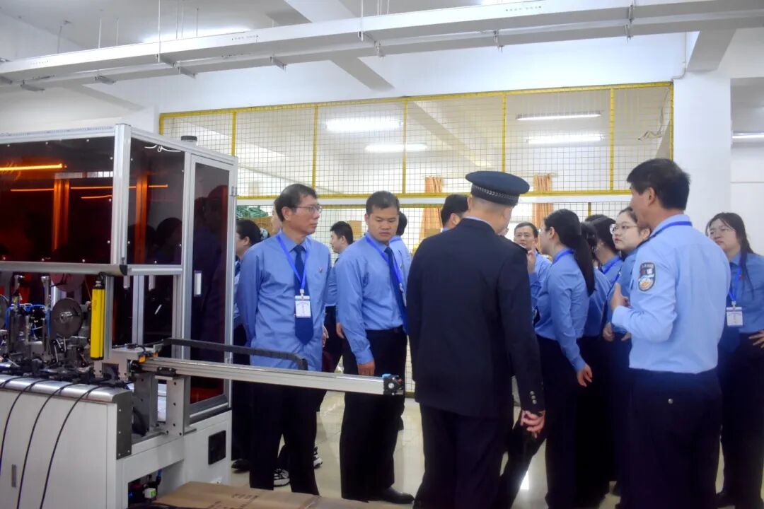 浠水县检察院组织干警到黄冈市强制隔离戒毒所开展警示教育